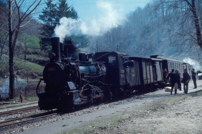 {short description of image}